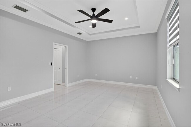 Building Photo - 2326 6th Ave SE