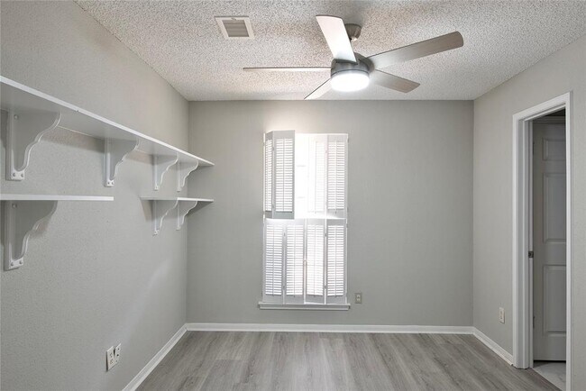 Building Photo - 3418 Green Fields Dr
