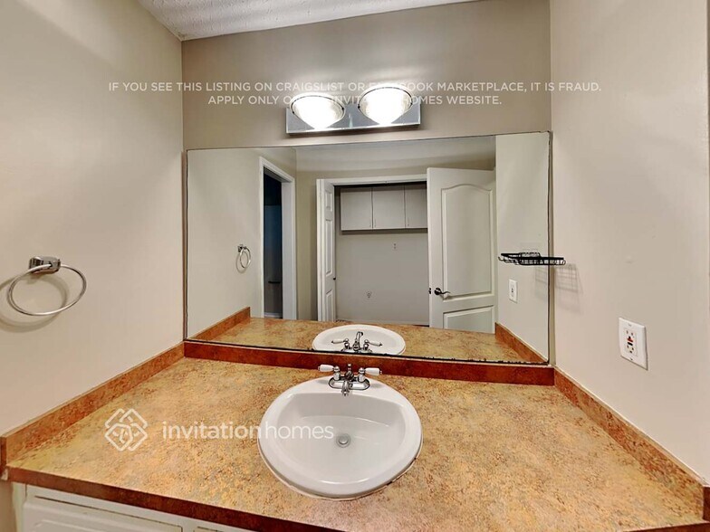 Building Photo - 434 Julie Anne Way