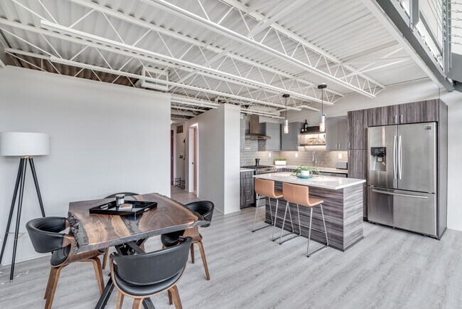 Building Photo - 367 Auden Ave