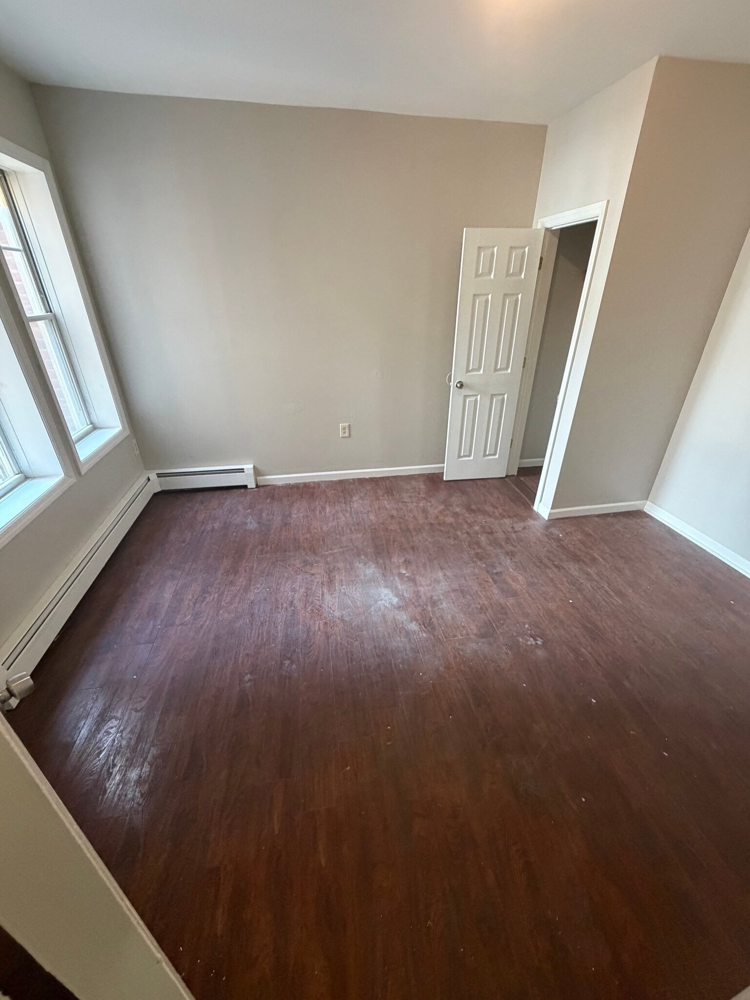 Building Photo - 270 Sigourney St