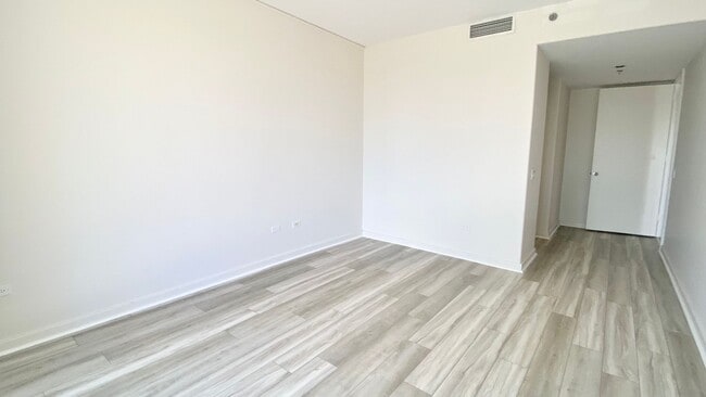 Building Photo - Spacious 2 Bedroom, 2 Bath, with 2 Parking Stalls - Kalele Kai in Hawaii Kai