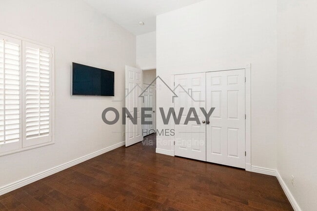 Building Photo - 4432 E Ford Ave