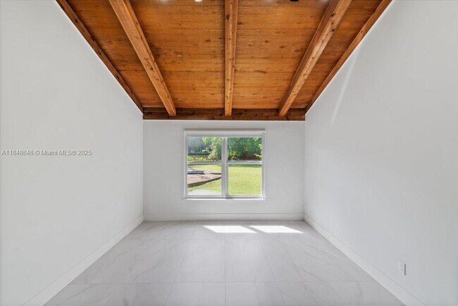 Building Photo - 8920 Crescent Dr