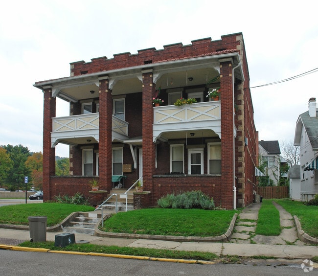 Building Photo - 1637 Quarrier St