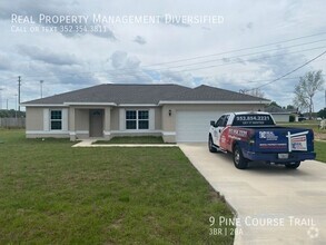 Building Photo - Custom Home - Desirable SE Ocala Neighborh...