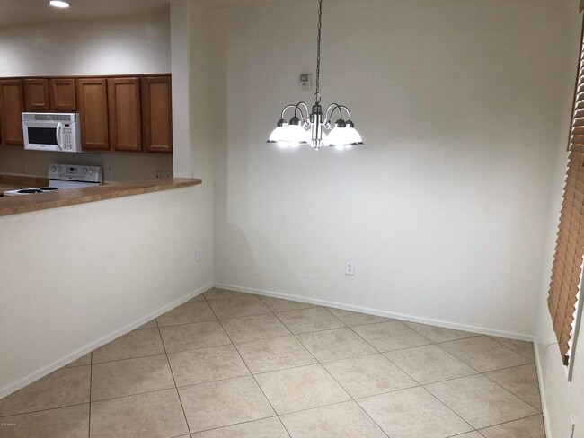 Building Photo - 2754 S Sulley Dr