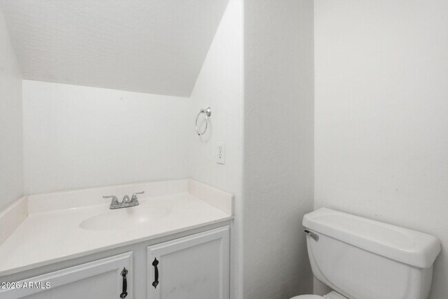 Building Photo - 1026 W Libra Dr