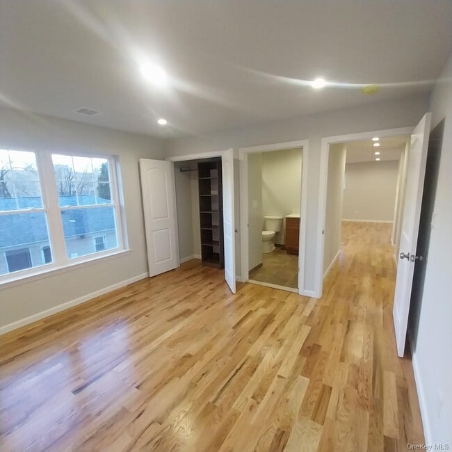 Building Photo - 343 Jackson St