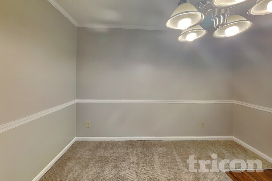 Building Photo - 1202 Holly Hills Dr SW
