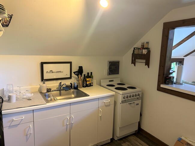 Building Photo - 404 Nettleton Hollow Rd