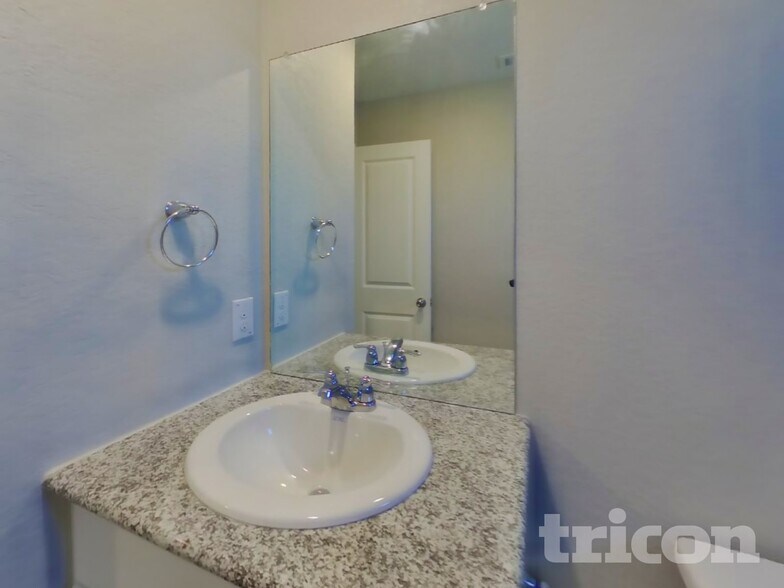 Building Photo - 3423 Stoney Bayou