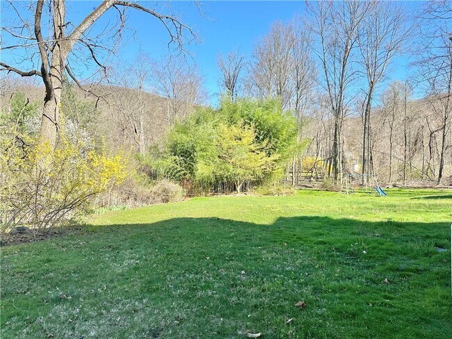 Building Photo - 1 Mineral Springs Rd