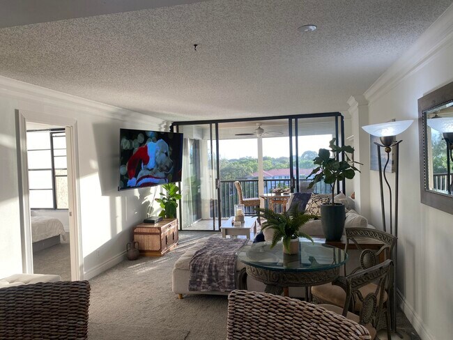 Building Photo - 22 Royal Palm Way