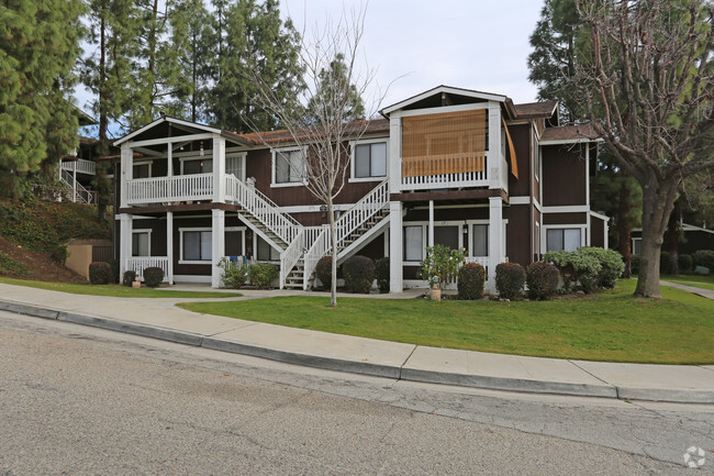 Primary Photo - Vantage Point Apartments