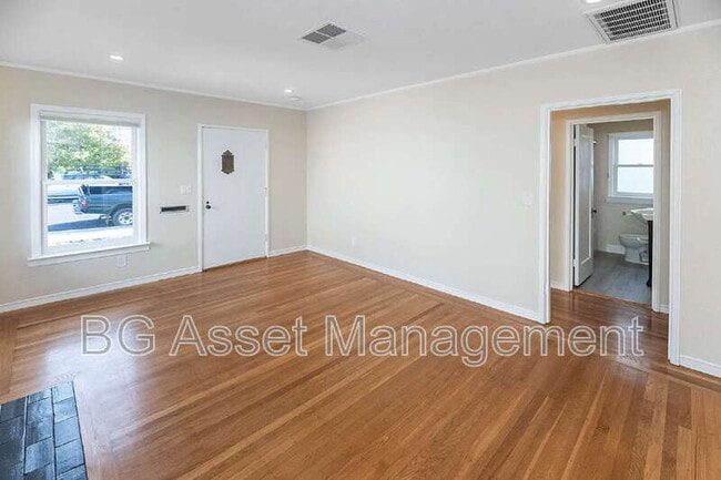 Building Photo - 317 Pomona Ave