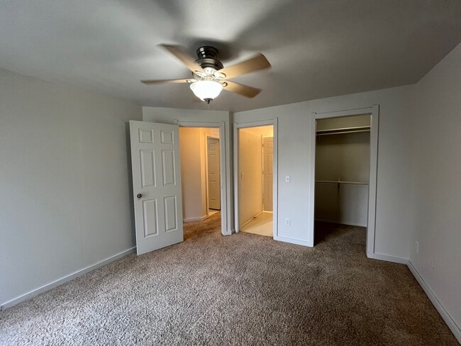 Building Photo - 362 E Elwood Ln