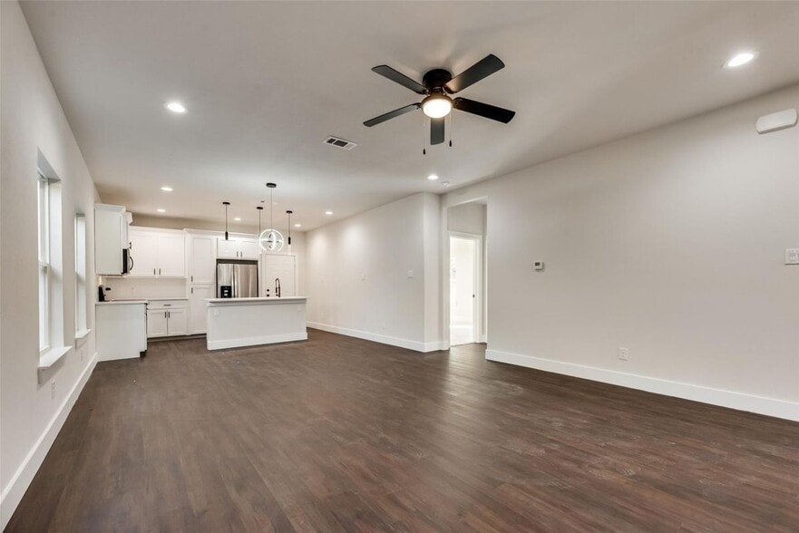 Building Photo - 4024 Colonial Ave