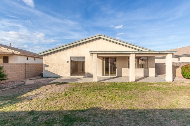 Building Photo - 14625 W Amelia Ave