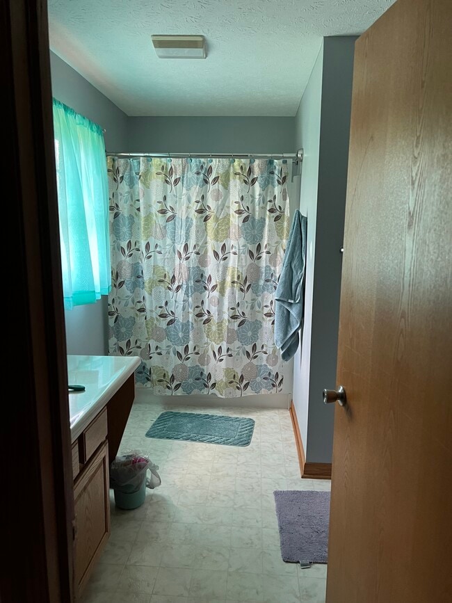 Master bathroom - 2546 OH-60