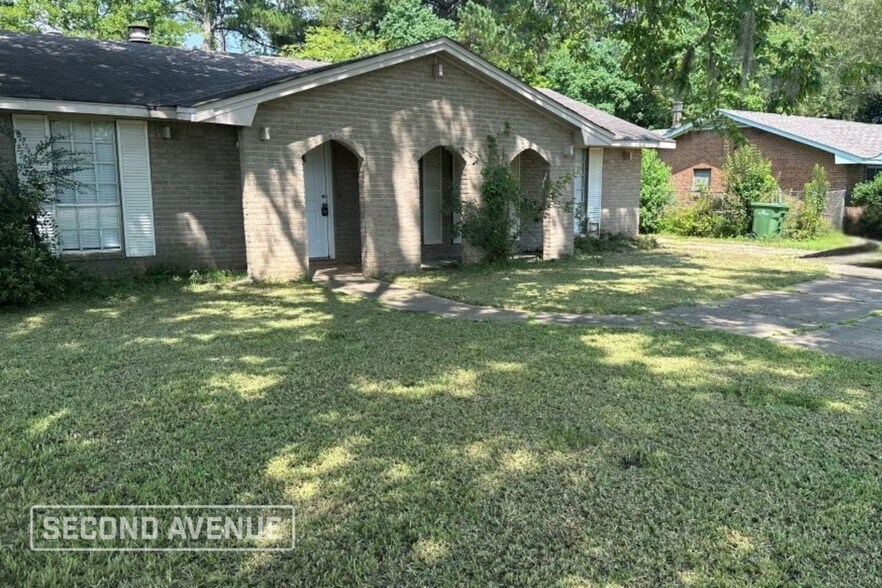 Primary Photo - 3843 Woodley Rd
