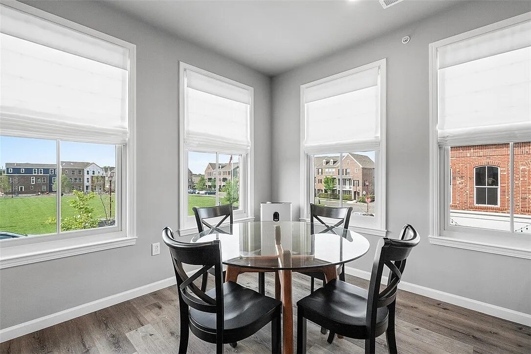 Building Photo - 303 Tillary Ln