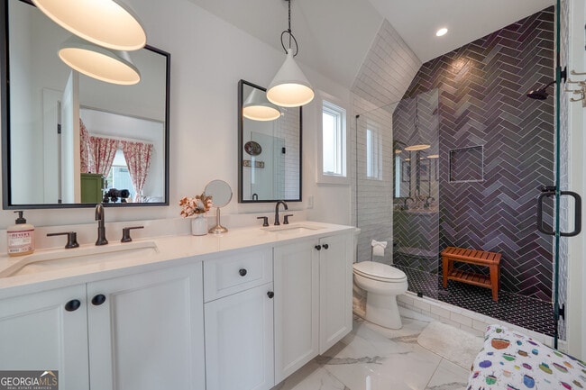 Building Photo - 305 Breakspear Ln