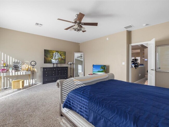 Building Photo - Double the splash- Private Gated Pool & Amenities-The best of both worlds!