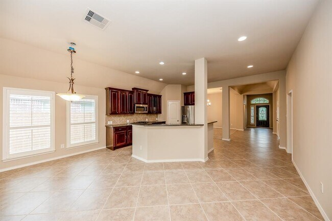 Building Photo - 29011 Davenport Dr