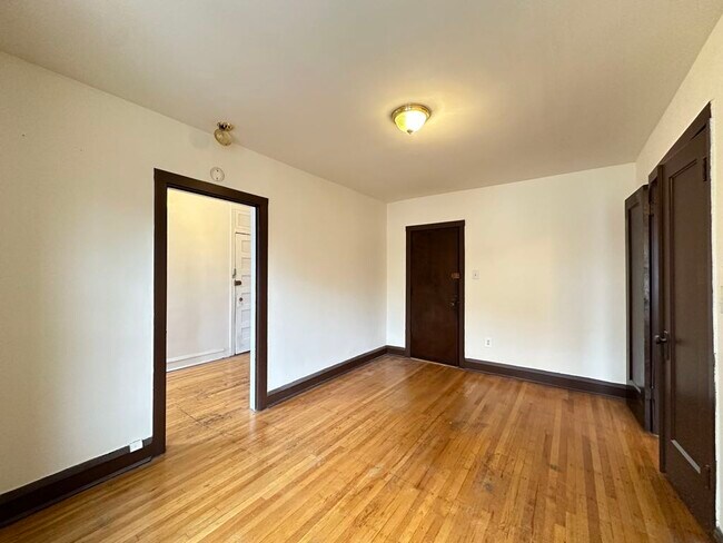 Building Photo - 3306 W Schubert Ave