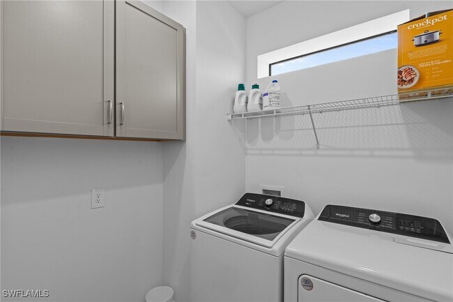 Building Photo - 17440 Corsini Dr