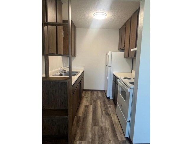 Building Photo - 301 W Bert St