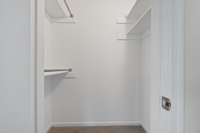 Building Photo - 928 St Andrews Reach