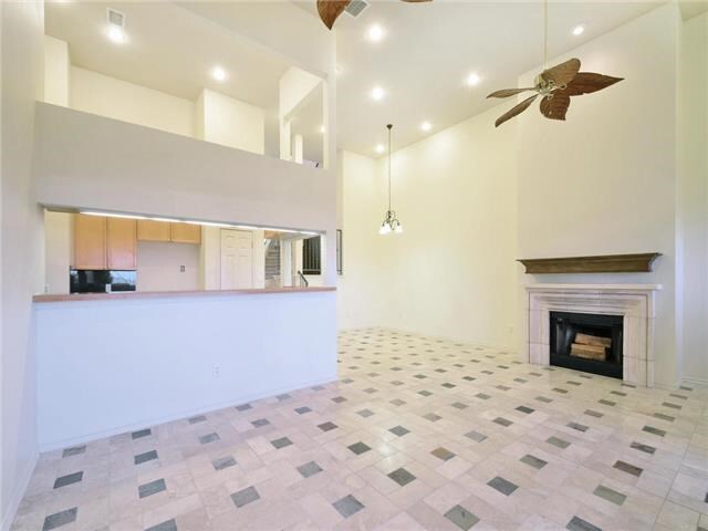 Dining area - 2918 Ranch Rd 620 N