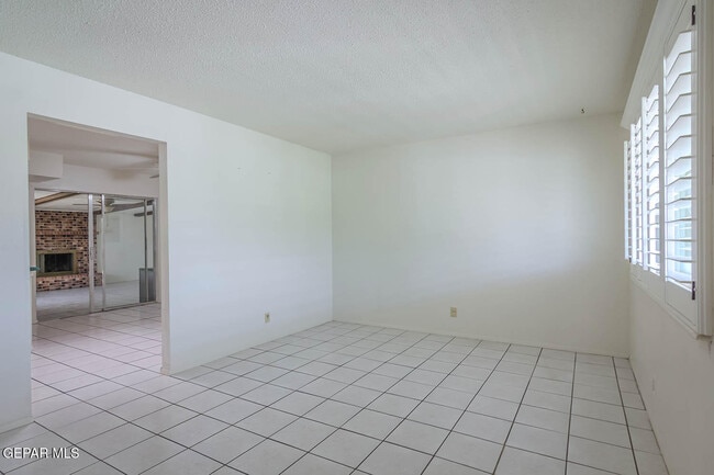 Building Photo - 2125 Pacheco Dr