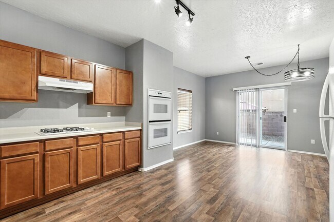 Building Photo - Move-In Ready 3 Bed / 2 Bath Home for Rent...