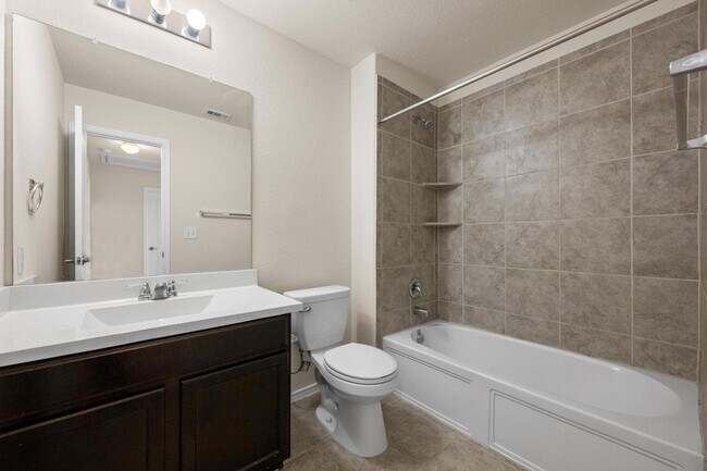 Building Photo - 5720 Kennedy St