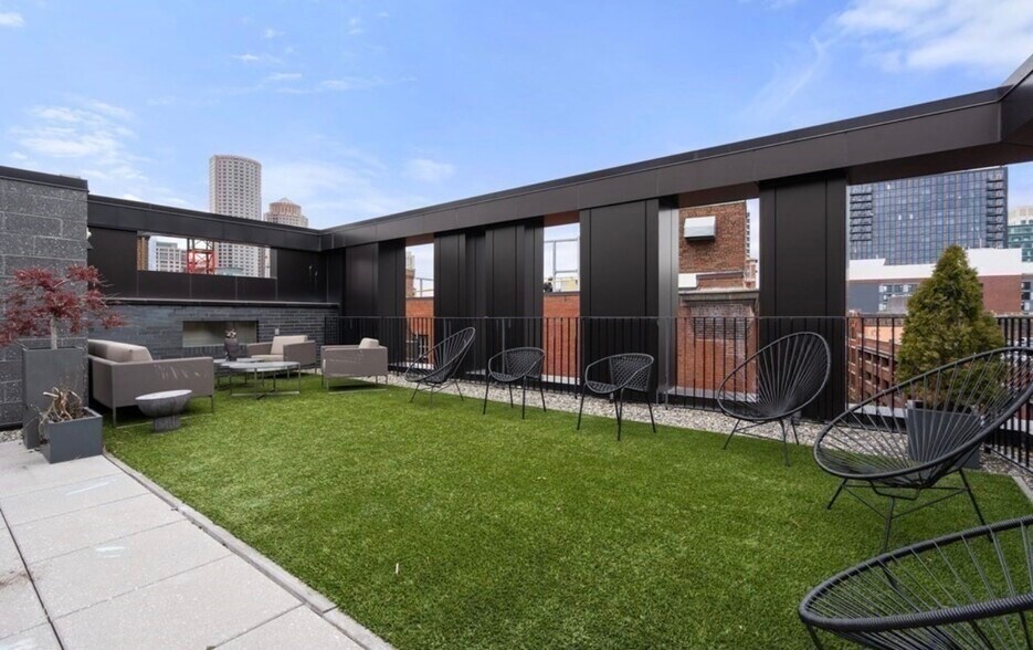 Building Photo - 10 Farnsworth St