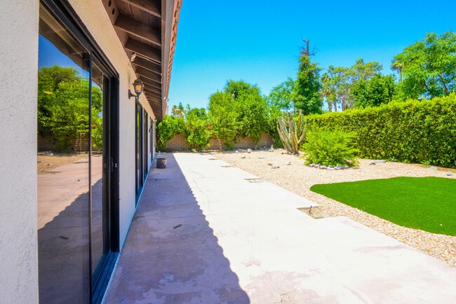 Building Photo - 74830 Waring Ct