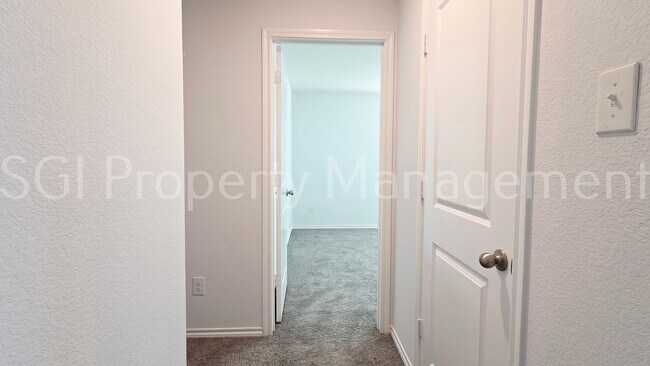 Building Photo - 1212 Bronze Ln