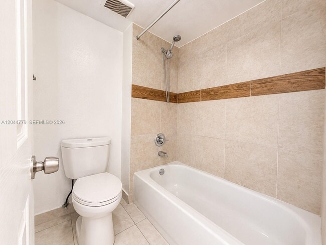 Building Photo - 405 Lakeview Dr