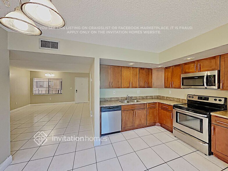 Building Photo - 8650 SW 133rd Avenue Rd