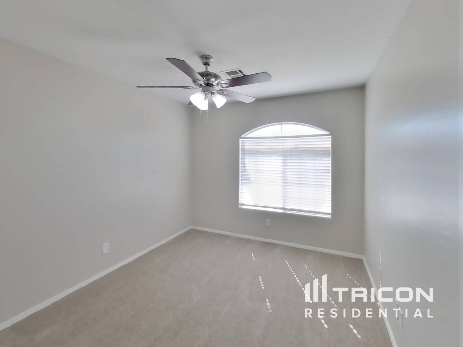 Building Photo - 40237 N Jodi Dr