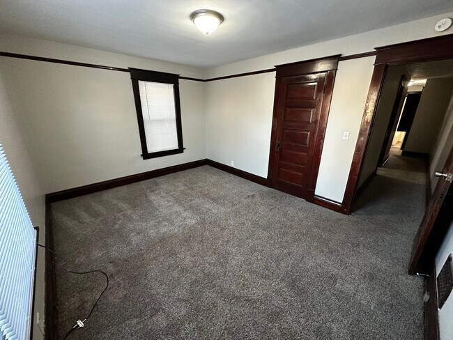 Building Photo - 1608-1610 12th Ave Moline, IL