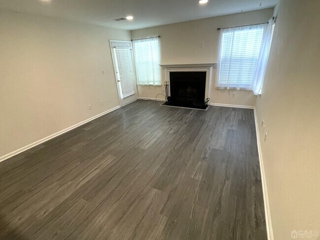 Primary Photo - 181 Blew Ct