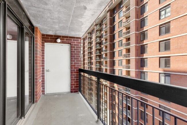 Building Photo - 759 2nd St