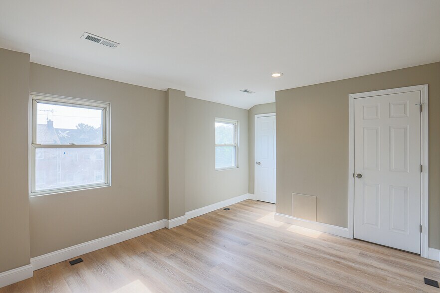 Primary Bedroom - 3825 Rexmere Rd