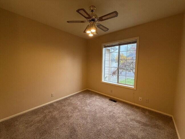 Building Photo - 2225 Marie Ln