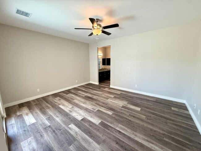 Building Photo - Gorgeous 2025 Built 3 Bedroom 2 Bath Home!