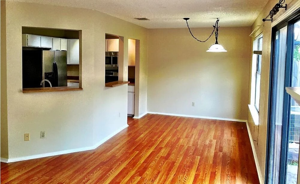 Building Photo - 1213 Silverton Ct